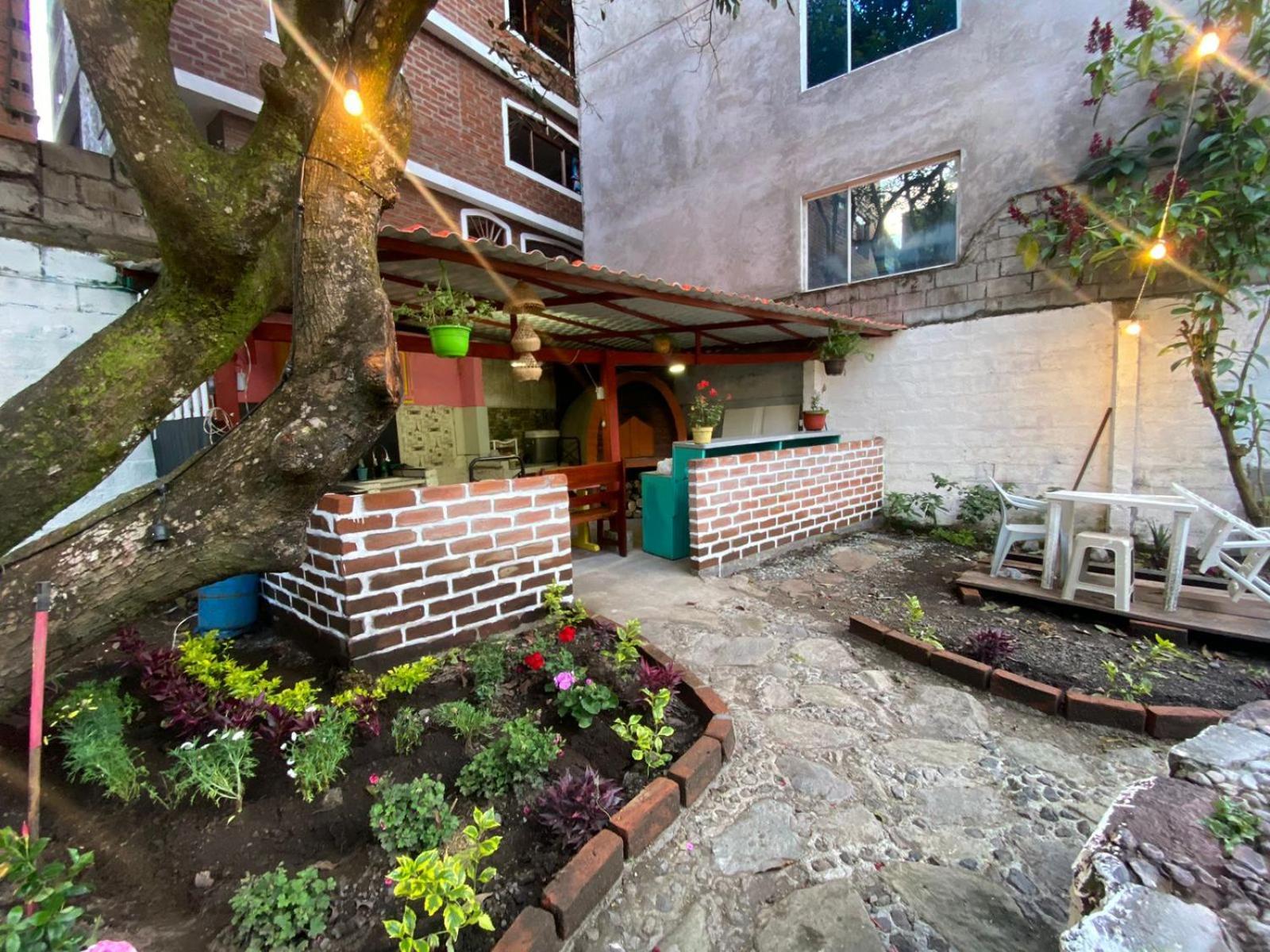 Garden House Hostal Baños Esterno foto