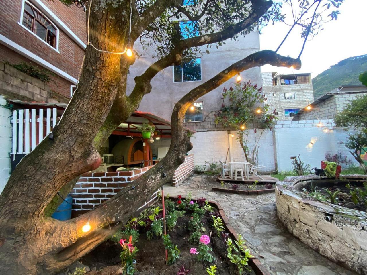Garden House Hostal Baños Esterno foto